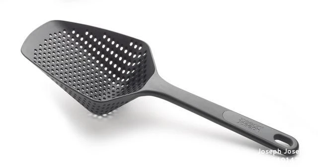 Joseph Joseph Scoop Colander Plus Large - Black 3 Joseph Joseph Scoop Colander Plus Large - Black