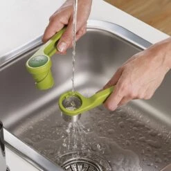 Joseph Joseph Helix Garlic Press 9 Joseph Joseph Helix Garlic Press -Home Furnishing Store 27431 19150