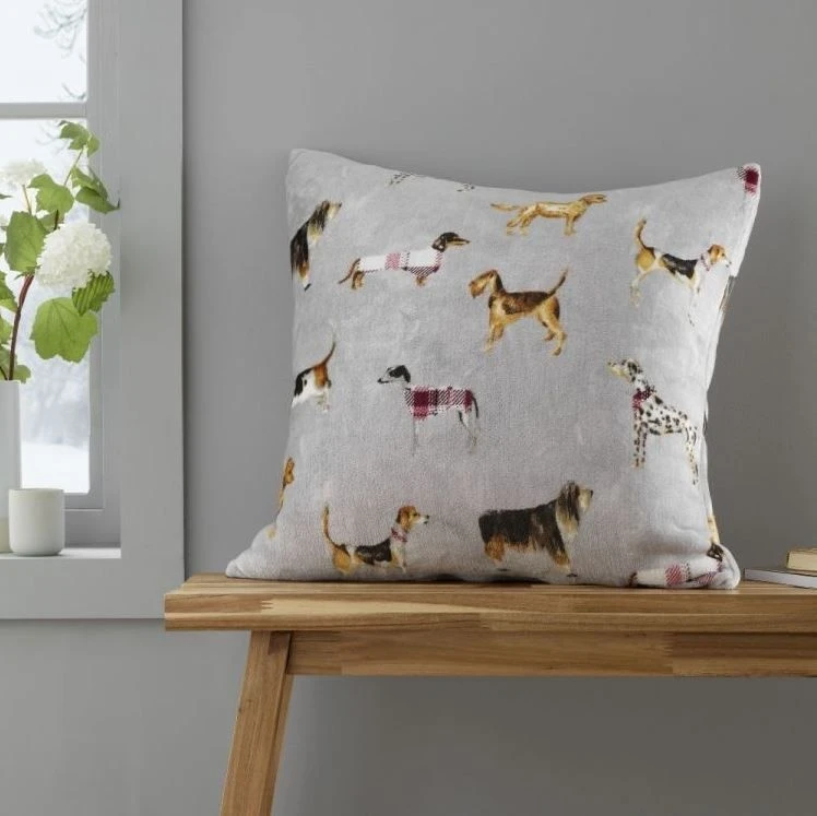 Catherine Lansfield Country Dogs Cushion 4 Catherine Lansfield Country Dogs Cushion - Image 2