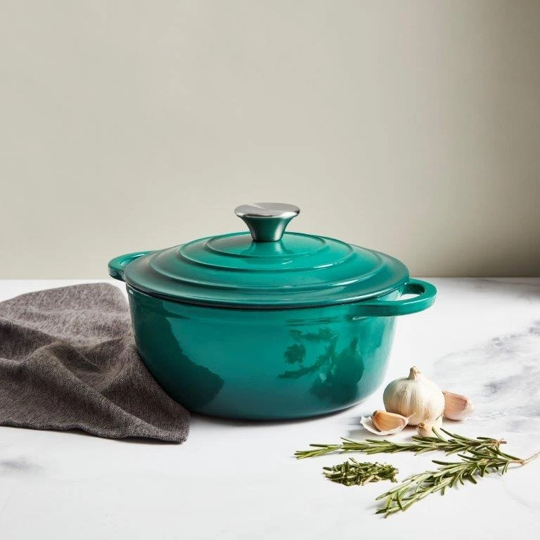 Simply Home Cast Iron Casserole Dish 22cm Emerald Green 4 Simply Home Cast Iron Casserole Dish 22cm Emerald Green - Image 2